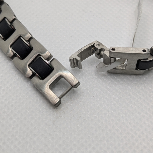 Stainless-Steel and Black Rubber Bracelet 8 1/2" - Picture 4 of 4